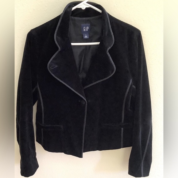GAP Jackets & Blazers - GAP black velvet blazer jacket velveteen long sleeves sleeve buttons Size 6